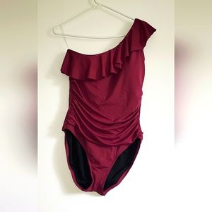 Hilor one shoulder swimsuit size 10